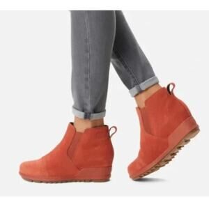 Sorel Evie Ankle Wedge Boots Warp Red Suede Women's 8.5 Pull On Cold Weather